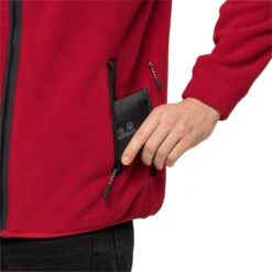 Jack Wolfskin Fleecejacke DNA Grizzly - Winddichter, Wattierter Schulterbereich - Rot Herren -Jack Wolfskin Jack Wolfskin 1709981 2102 dna grizzly m203 1024x1024 1